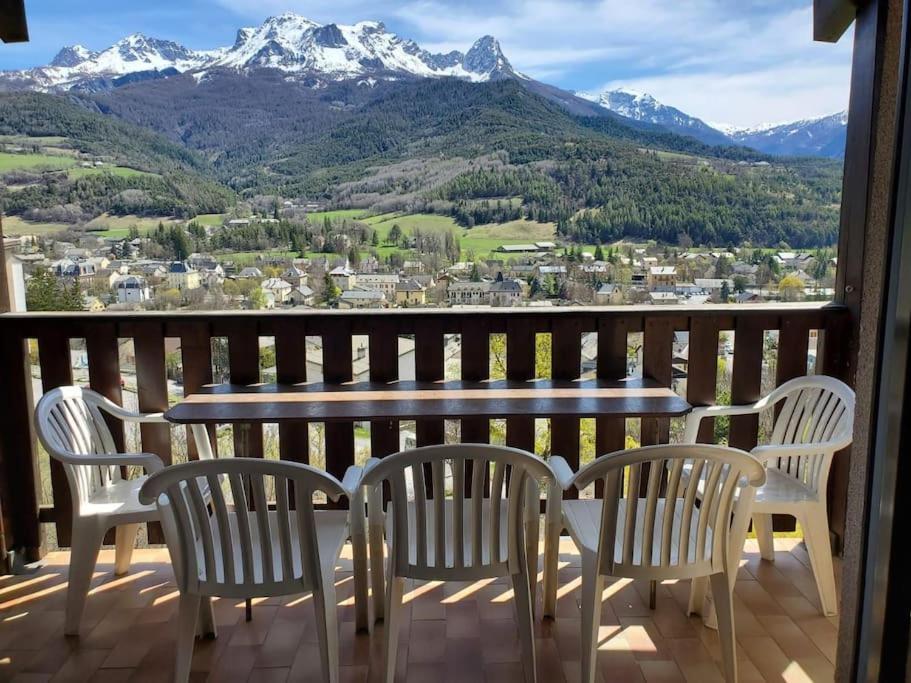 Appartement Chaleureux. Barcelonnette Extérieur photo